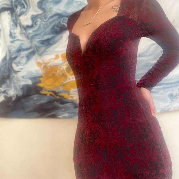 Lace Bodycon Dress - Picture 4 of 4